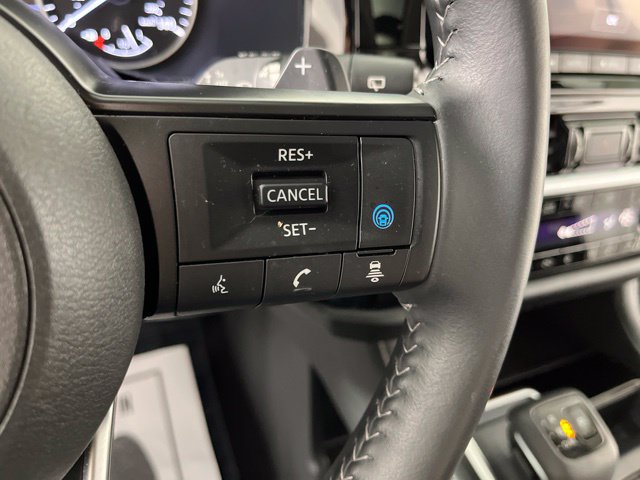 Used 2025 Nissan Pathfinder SV w/ SV Premium Package AWD/4WD image 23