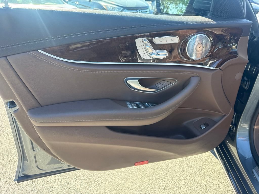 Used 2017 Mercedes-Benz E 300 4MATIC image 25