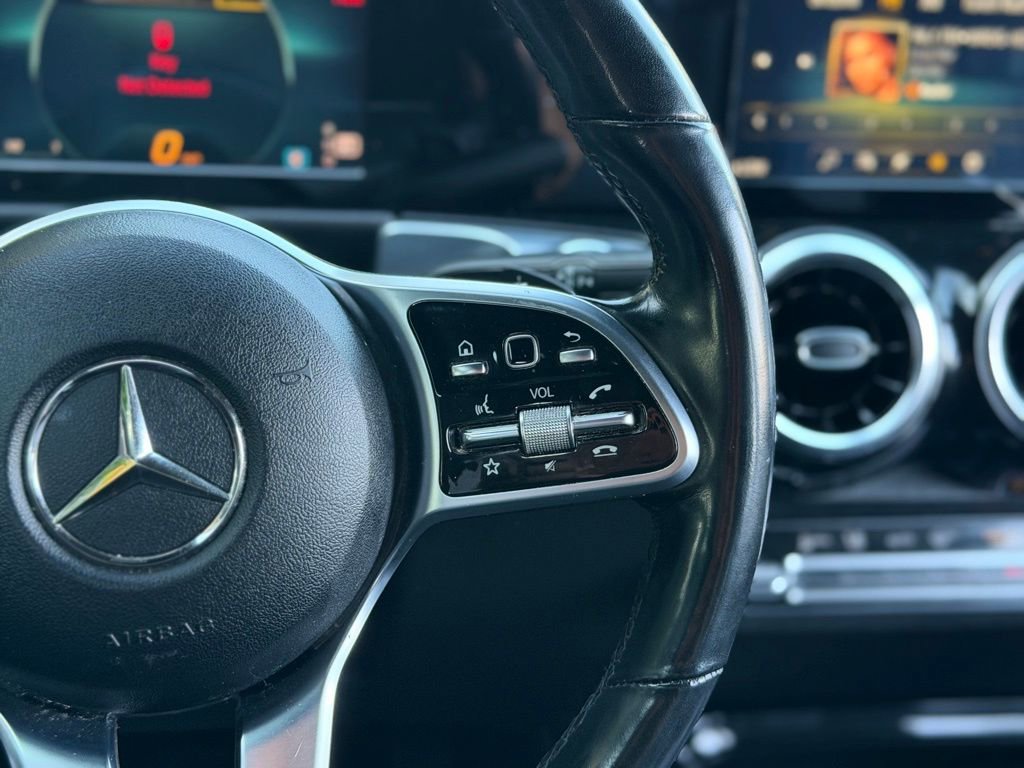 Used 2023 Mercedes-Benz GLB 250 4MATIC image 44