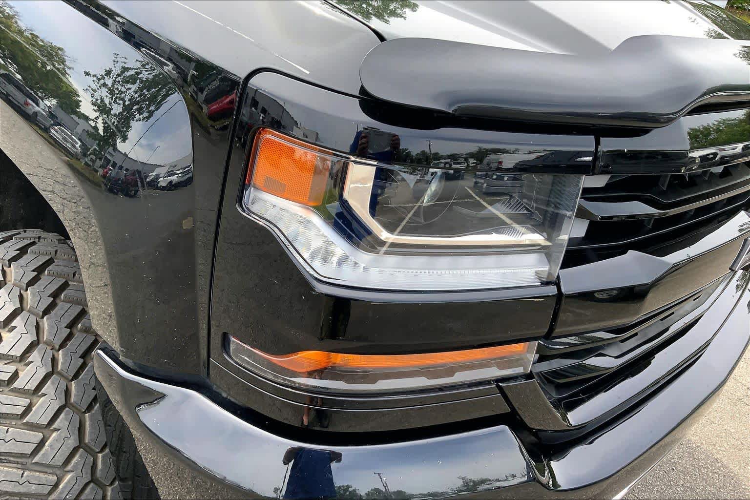 Used 2017 Chevrolet Silverado 1500 LT w/ All Star Edition AWD/4WD image 26