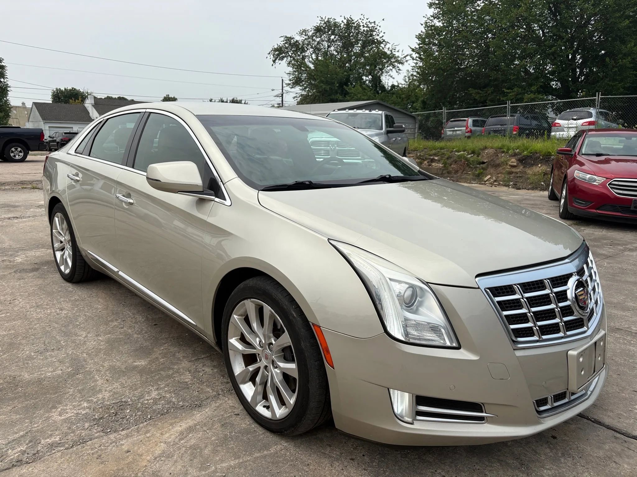 Used 2015 Cadillac XTS Luxury image 3