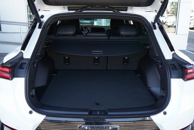 New 2025 Chevrolet Equinox EV LT image 7