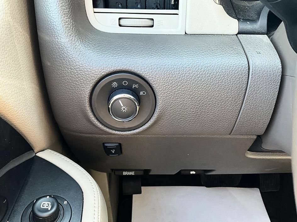 Used 2015 Lincoln Navigator L 4WD image 16