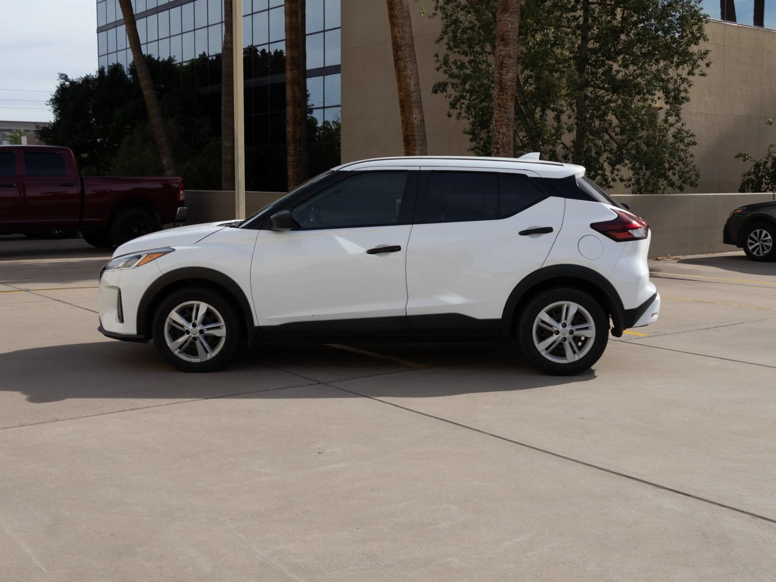 Used 2024 Nissan Kicks S FWD image 7