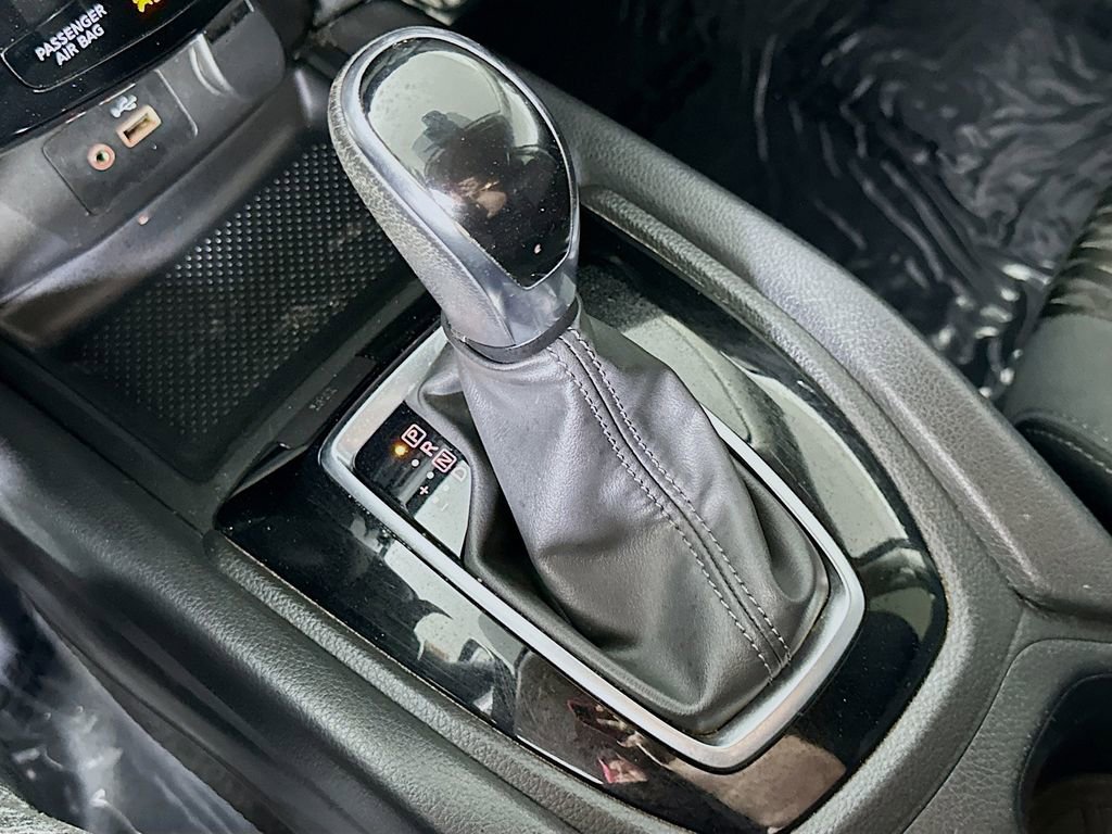 Used 2019 Nissan Rogue SV AWD/4WD image 25