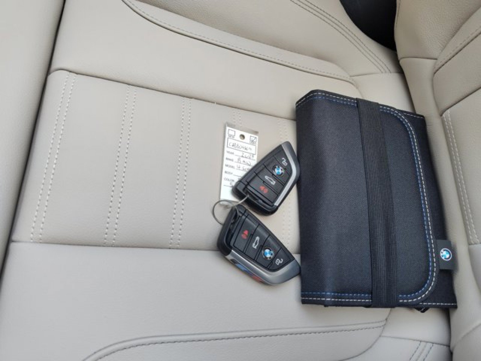 Used 2024 BMW M440i Convertible w/ Premium Package image 23