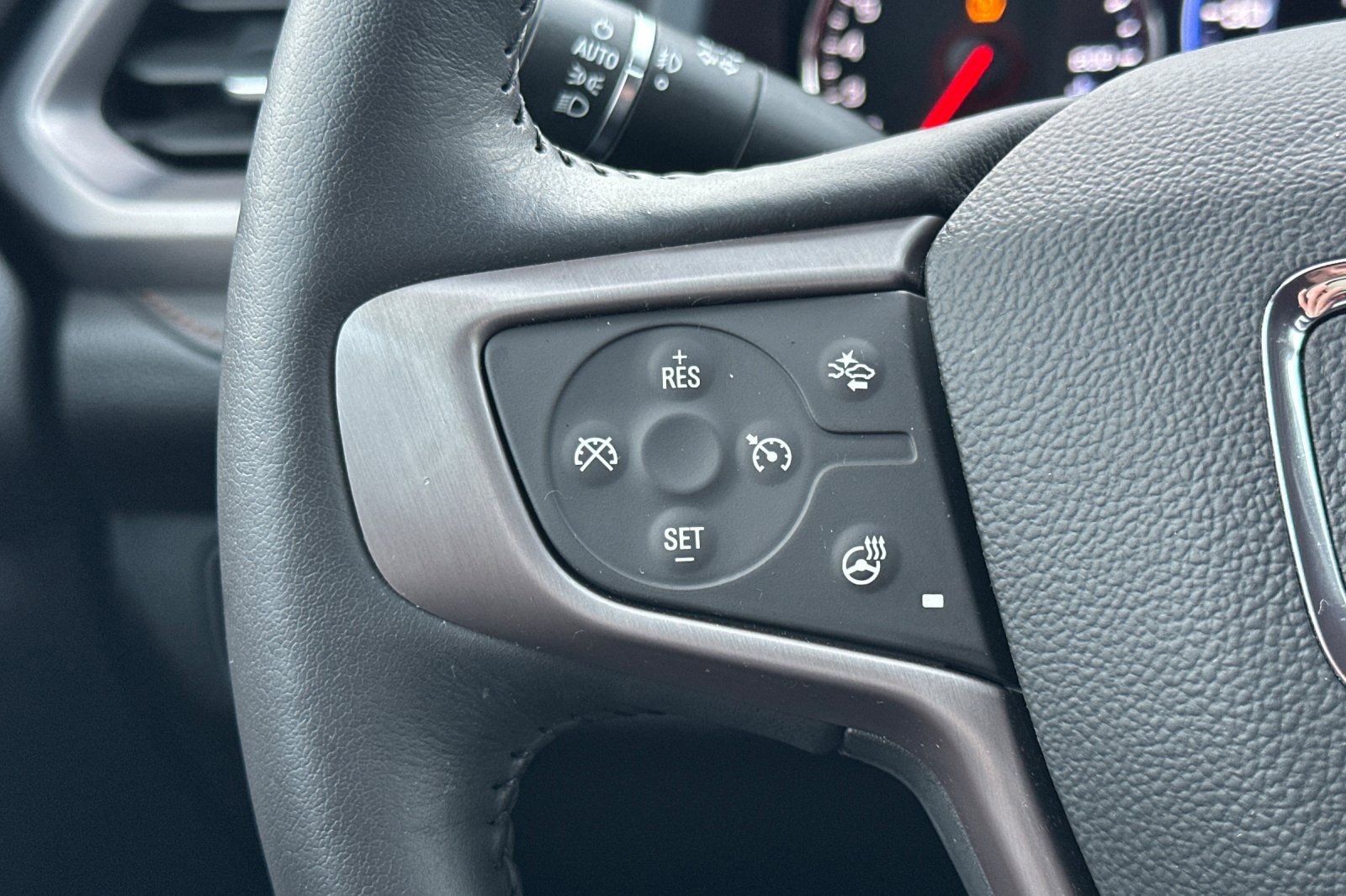 Used 2022 GMC Acadia AT4 w/ Technology Package image 38