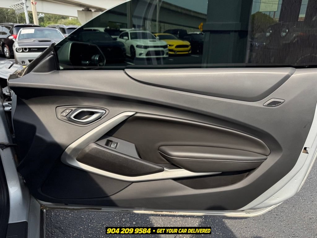 Used 2018 Chevrolet Camaro SS RWD image 32