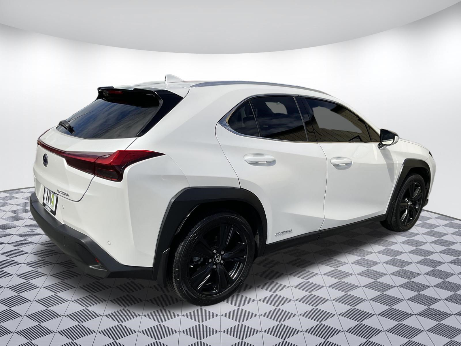 Used 2020 Lexus UX 250h w/ Luxury Package AWD/4WD image 3
