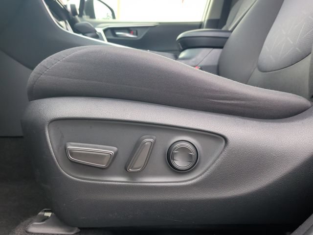 Used 2022 Toyota RAV4 XLE w/ Convenience Package AWD/4WD image 16