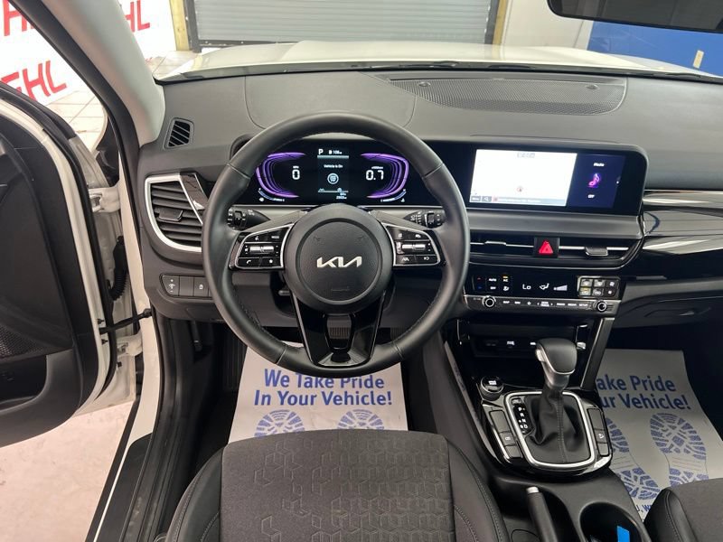 Certified 2025 Kia Seltos S FWD image 27
