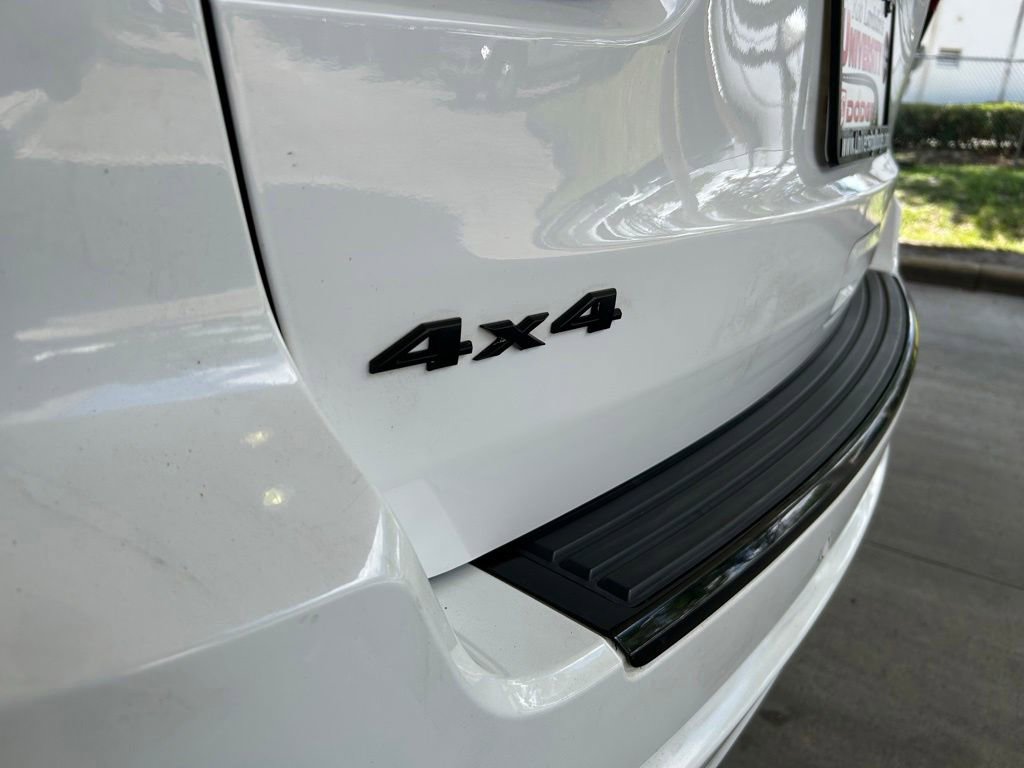 Used 2018 Jeep Grand Cherokee Altitude AWD/4WD image 17