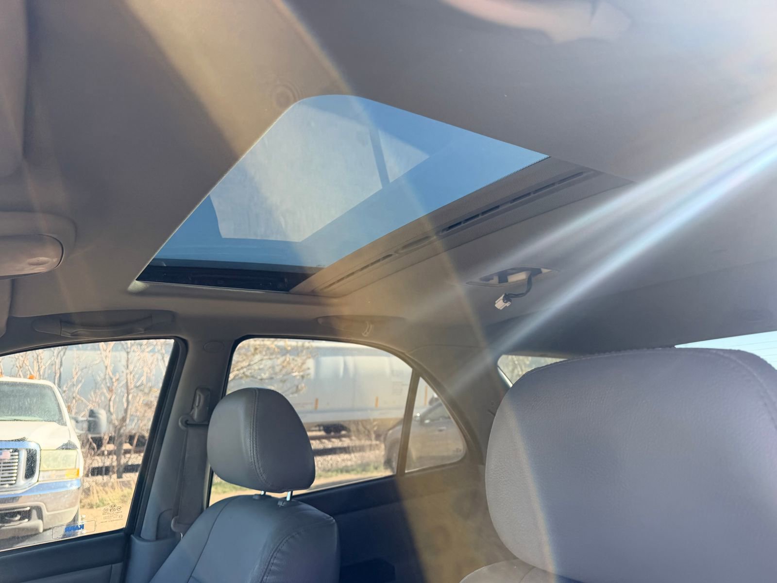 Used 2008 Kia Sorento EX w/ Luxury Pkg image 17