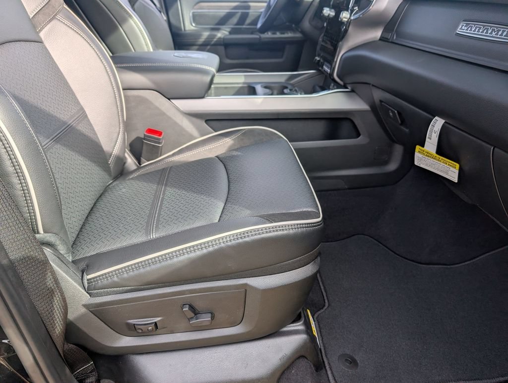 New 2026 RAM 3500 Laramie AWD/4WD image 31