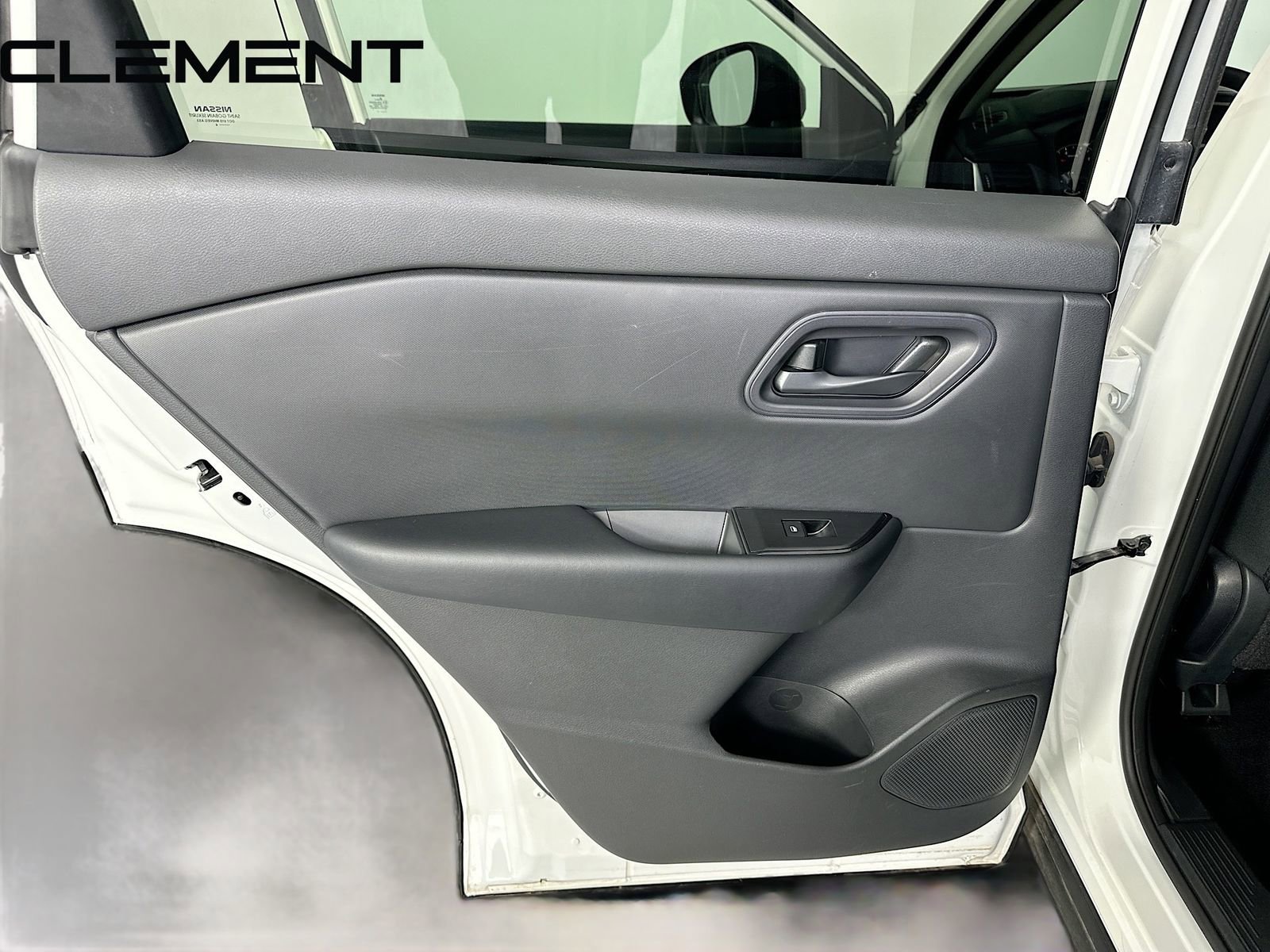 Used 2024 Nissan Rogue S image 28