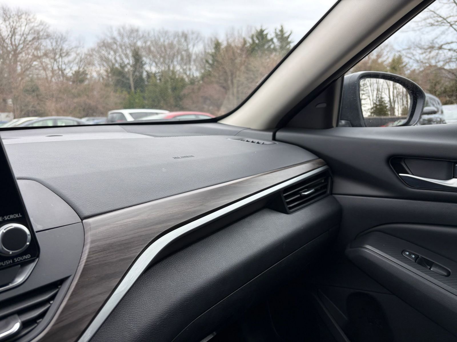 Used 2025 Nissan Altima 2.5 SV image 35