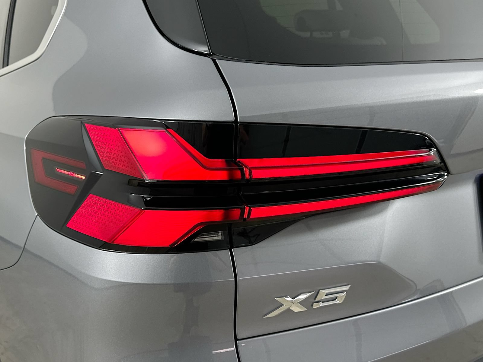 New 2026 BMW X5 xDrive50e w/ Executive Package AWD/4WD image 12