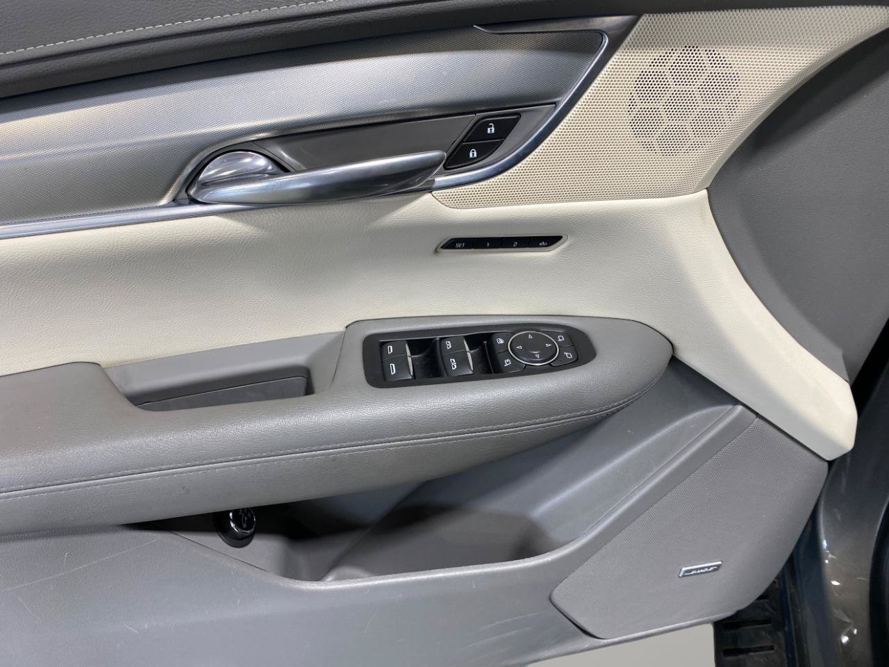 Used 2018 Cadillac XT5 Luxury AWD/4WD image 8