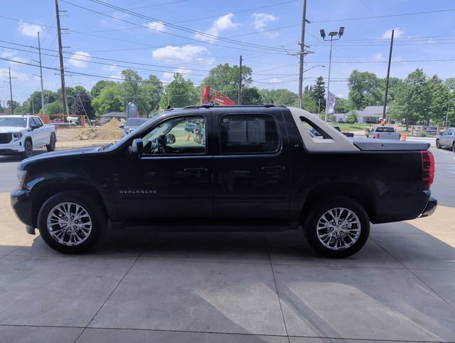 Used 2010 Chevrolet Avalanche LT RWD image 5