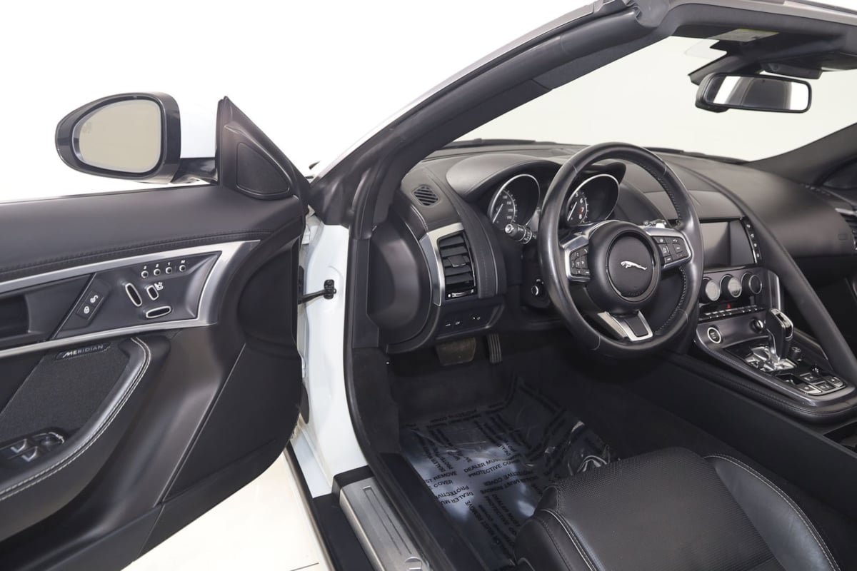 Used 2018 Jaguar F-TYPE R-Dynamic RWD image 71