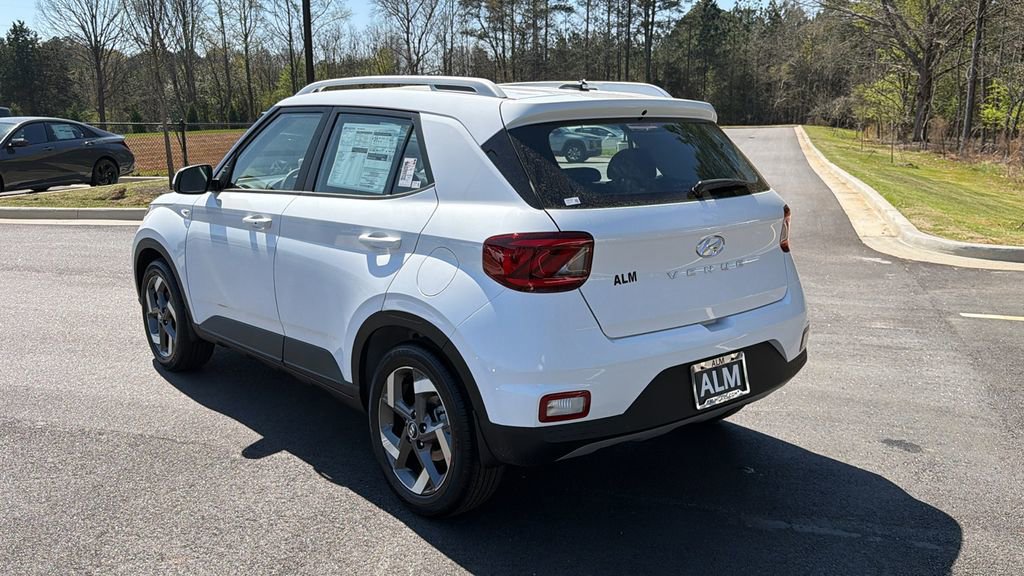 New 2026 Hyundai Venue SEL FWD image 8
