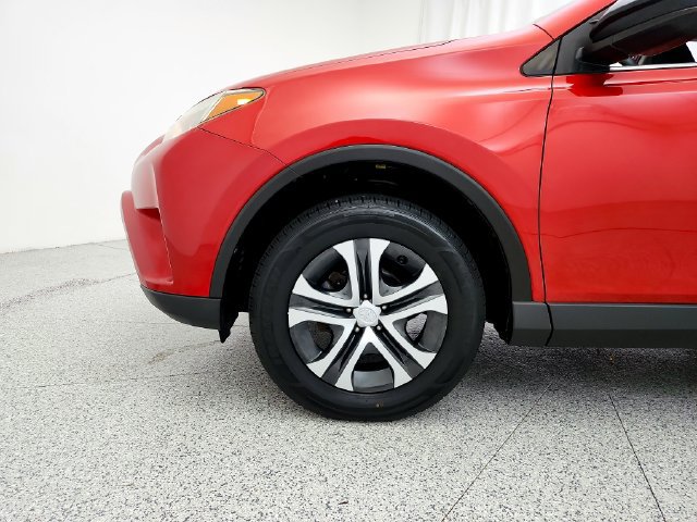 Used 2017 Toyota RAV4 LE w/ Carpet Mat Package AWD/4WD image 28