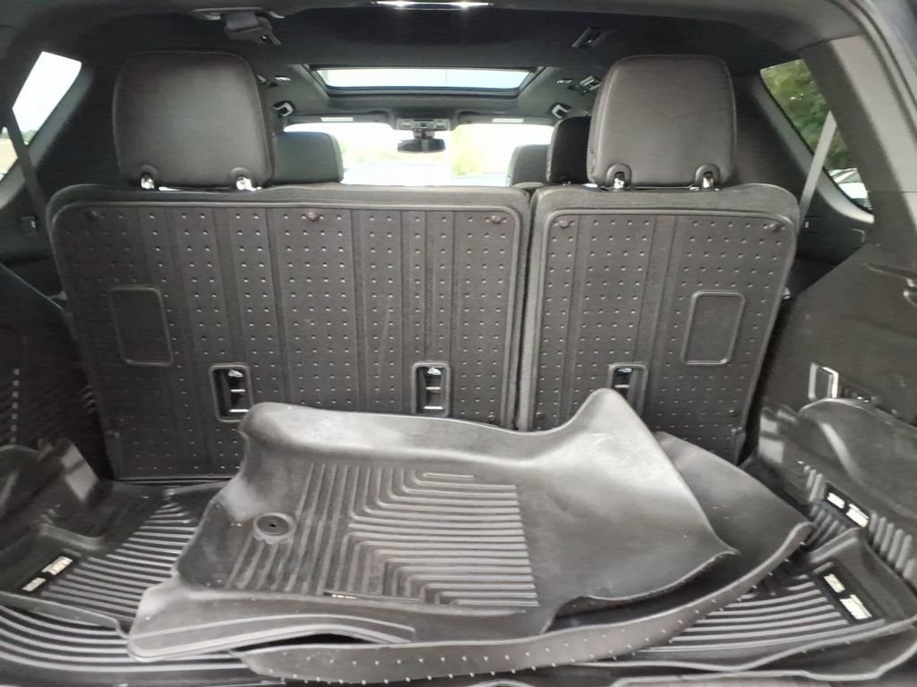 Certified 2022 Chevrolet Tahoe RST w/ Luxury Package AWD/4WD image 17