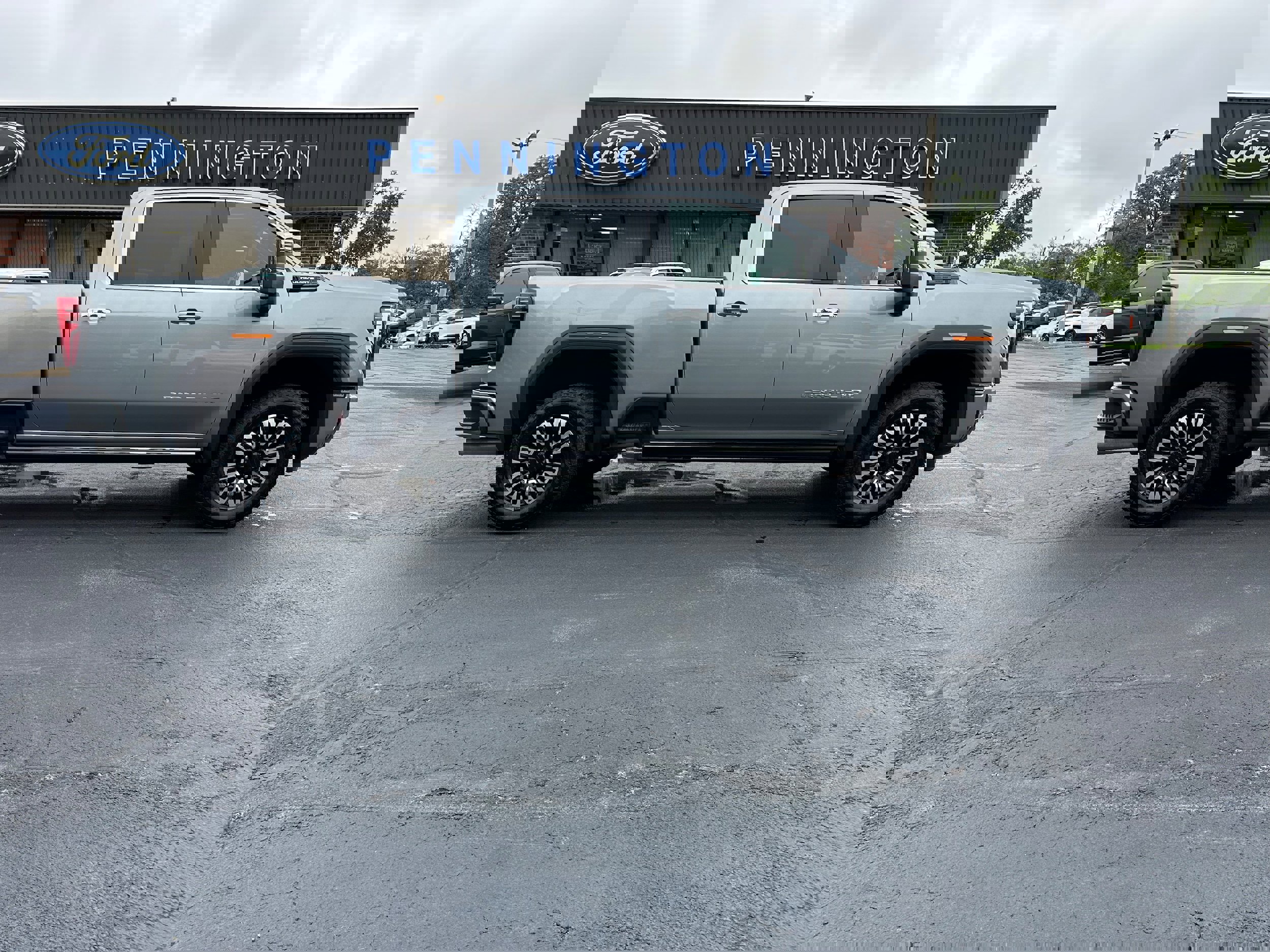 Used 2024 GMC Sierra 2500 Denali Ultimate image 25