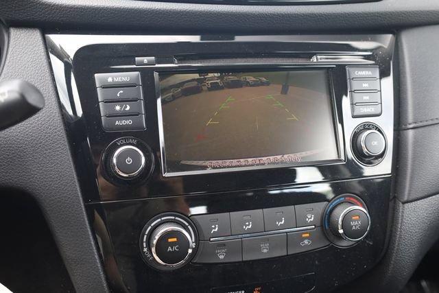 Used 2018 Nissan Rogue S FWD image 17