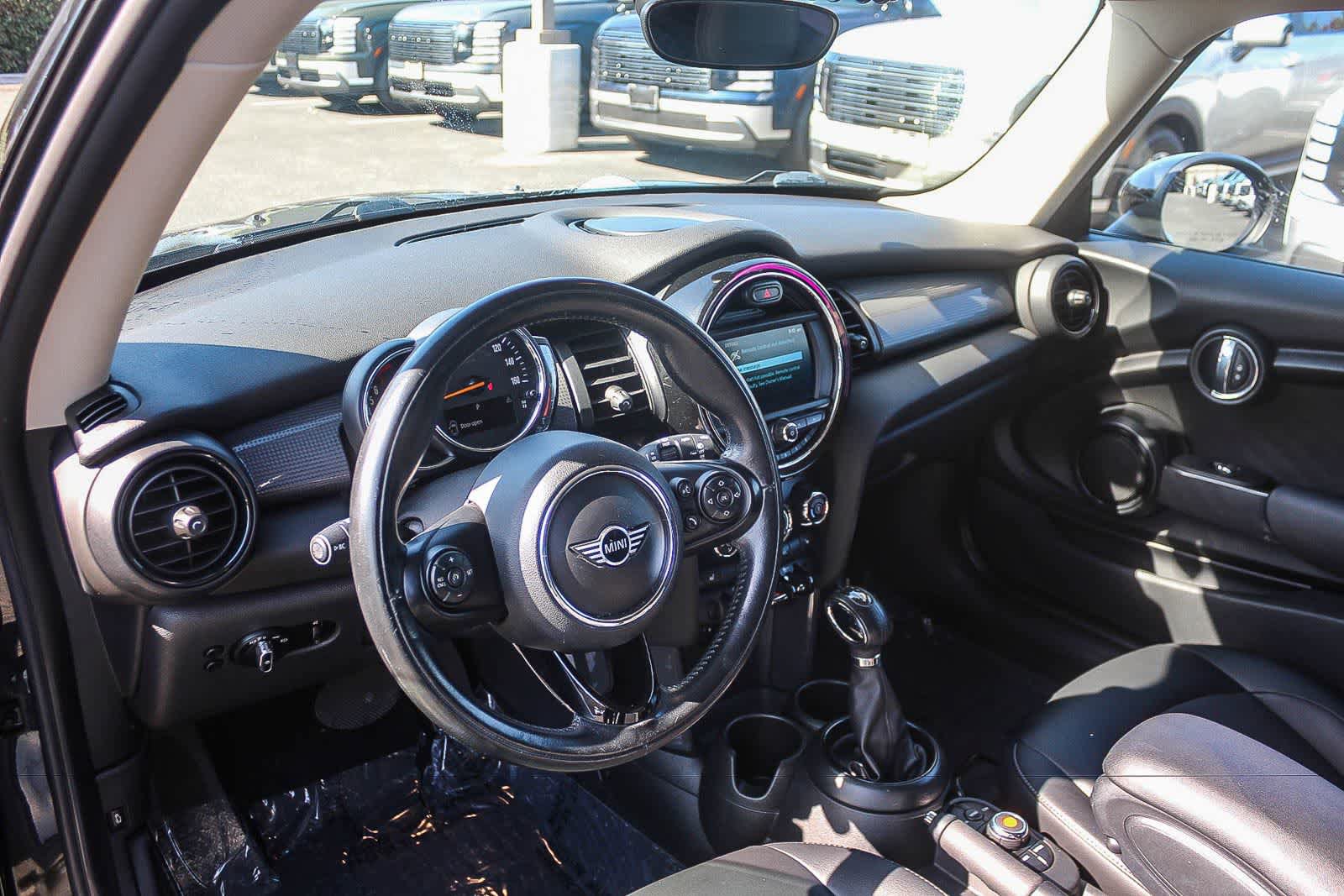 Used 2019 MINI Cooper 2-Door Hardtop w/ Signature Upholstery Package FWD image 21