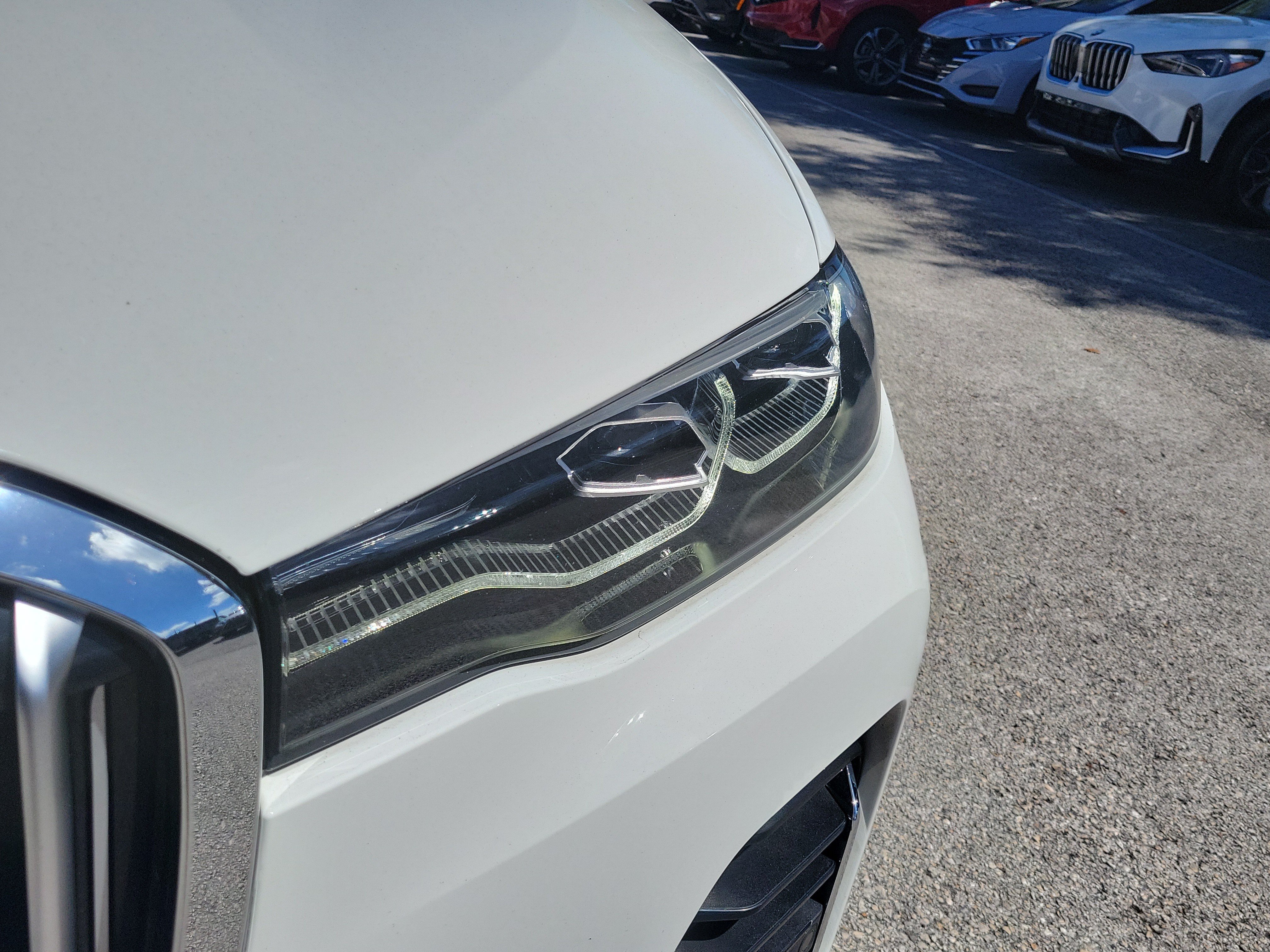 Used 2020 BMW X7 xDrive40i w/ Premium Package AWD/4WD image 3