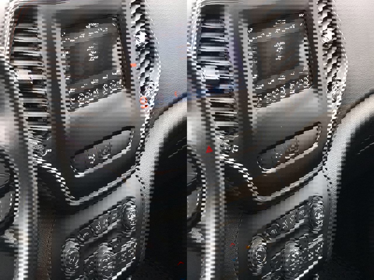 Used 2020 Jeep Cherokee Latitude Plus image 20