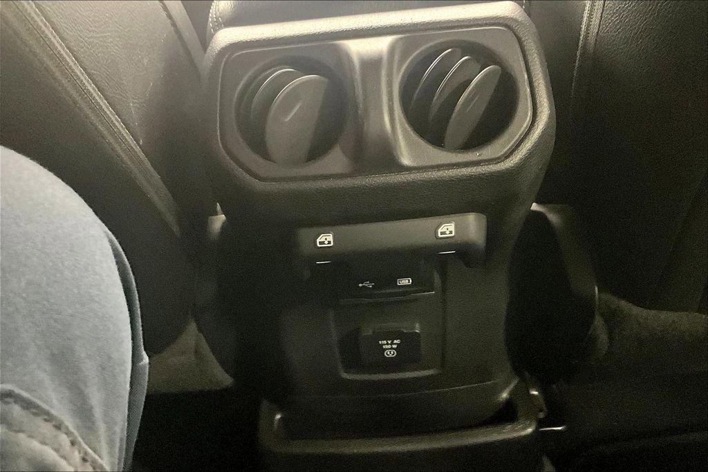 Used 2020 Jeep Wrangler Unlimited Sahara image 23