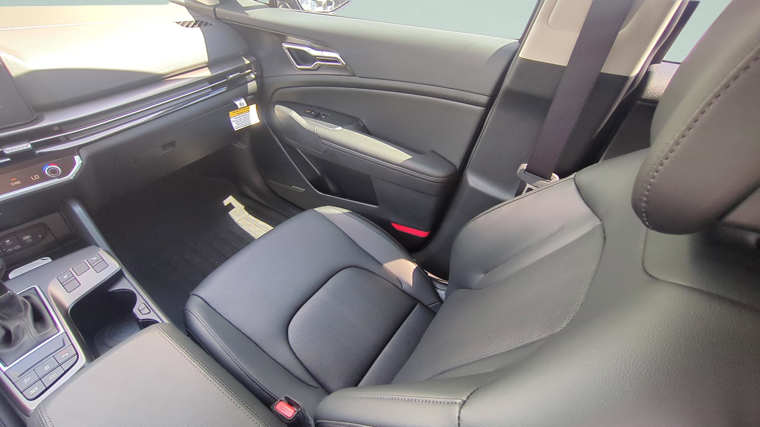 New 2026 Kia Sportage EX image 37