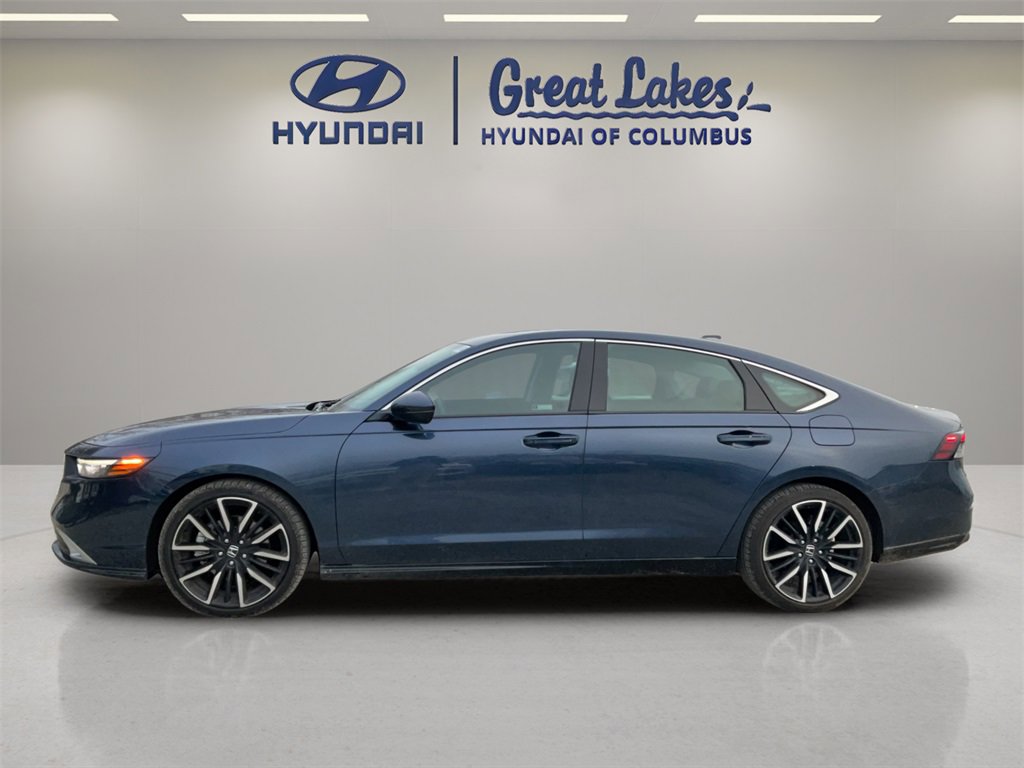 Used 2023 Honda Accord Touring image 2