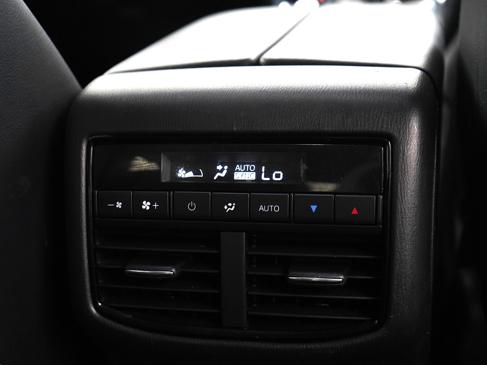 Used 2023 MAZDA CX-9 Touring image 17