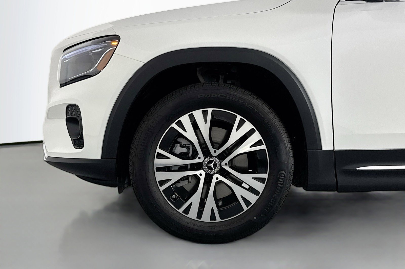 New 2026 Mercedes-Benz GLB 250 image 9