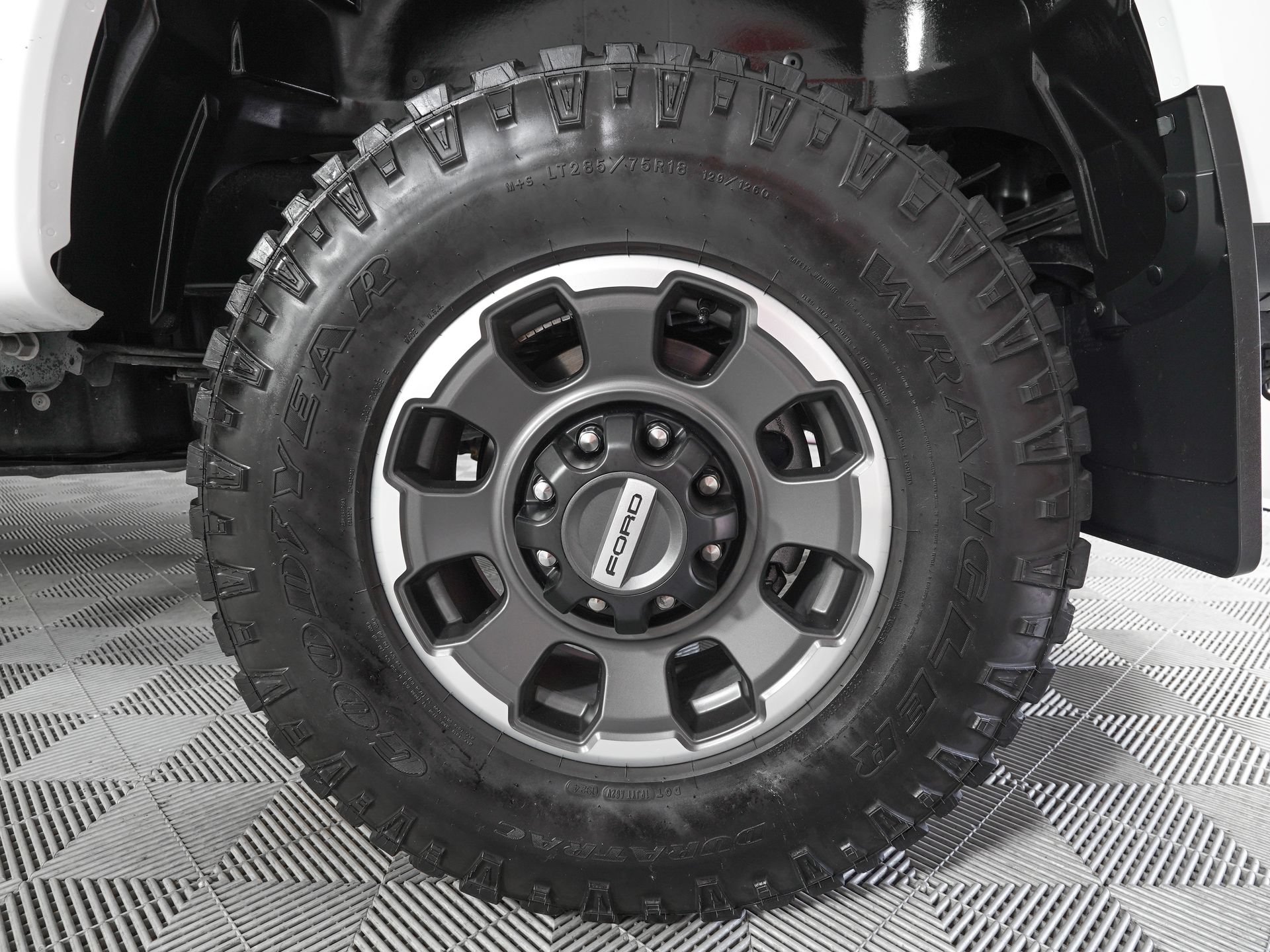 Used 2024 Ford F250 Platinum w/ Tremor Off-Road Package AWD/4WD image 30