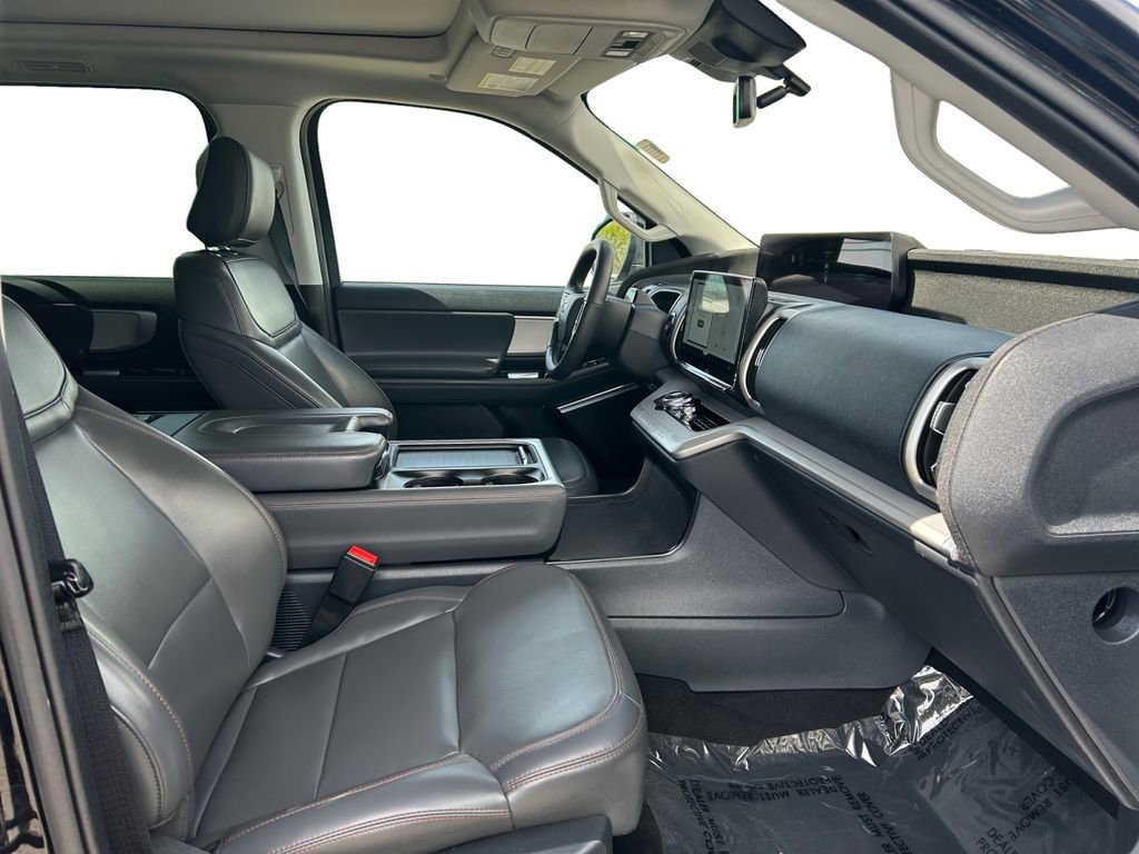 Used 2025 Ford Expedition Max Active AWD/4WD image 17