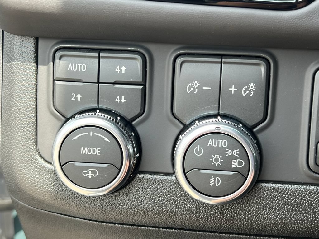 New 2026 GMC Yukon XL AT4 Ultimate AWD/4WD image 19