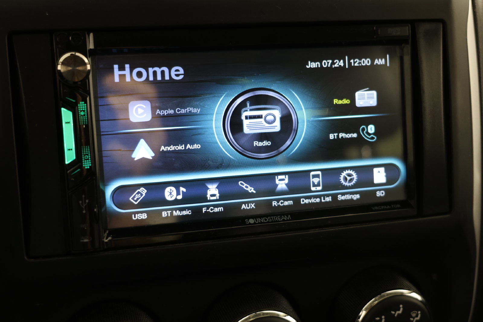 Used 2015 Jeep Compass Latitude w/ Sun/Sound Group FWD image 25