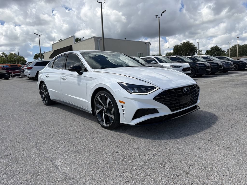 Used 2022 Hyundai Sonata SEL Plus FWD image 2