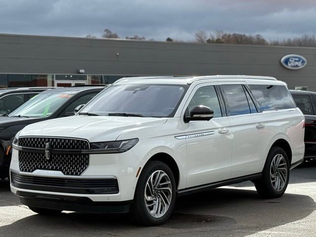 Used 2025 Lincoln Navigator L Reserve image 42