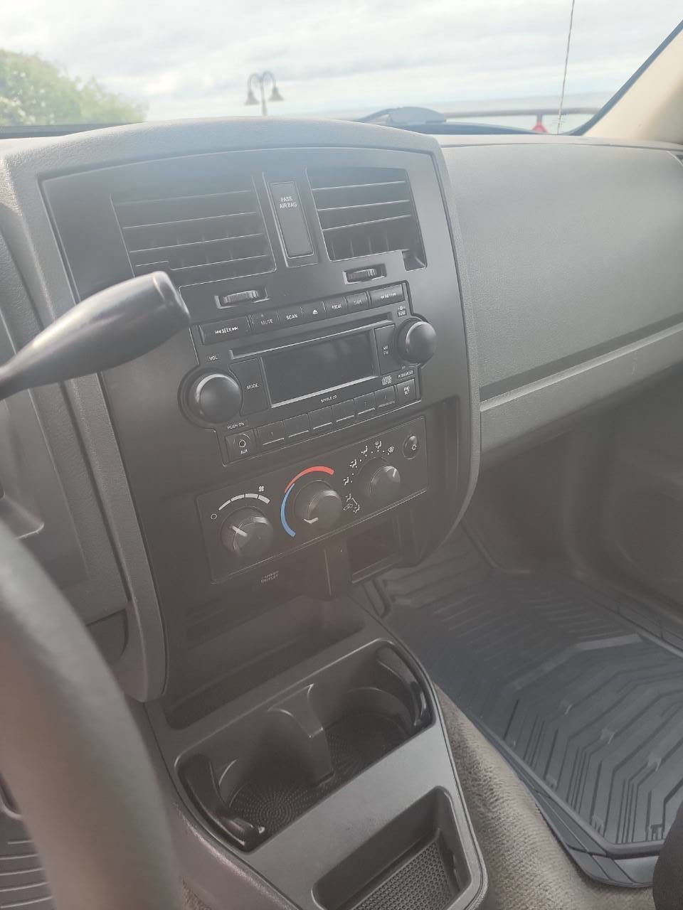Used 2005 Dodge Dakota ST image 8