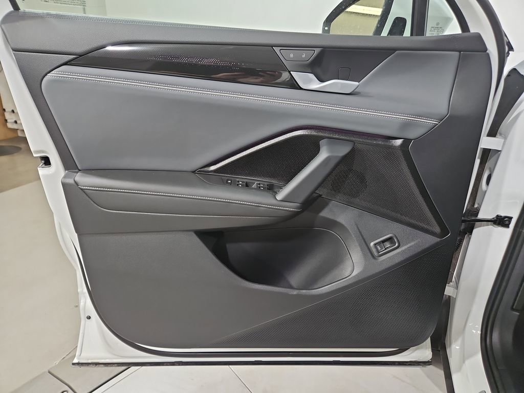 New 2026 Volkswagen Tiguan SEL R-Line image 10