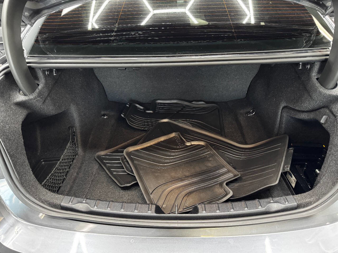 Used 2018 BMW 320i xDrive Sedan image 45