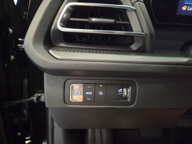 New 2026 Chevrolet Traverse LT w/ Driver Confidence Package FWD image 29