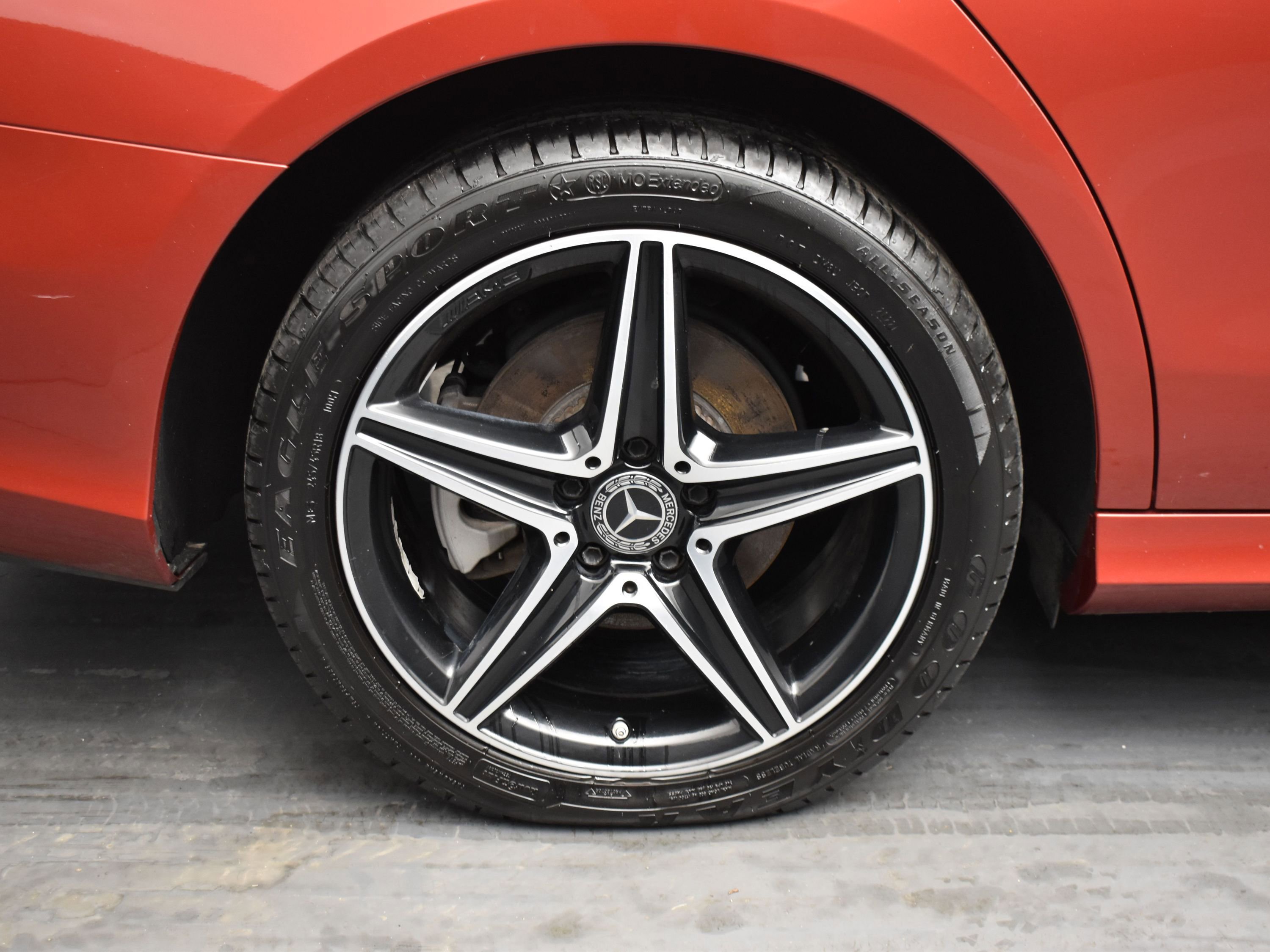 Used 2018 Mercedes-Benz E 300 4MATIC w/ Premium 2 Package image 16