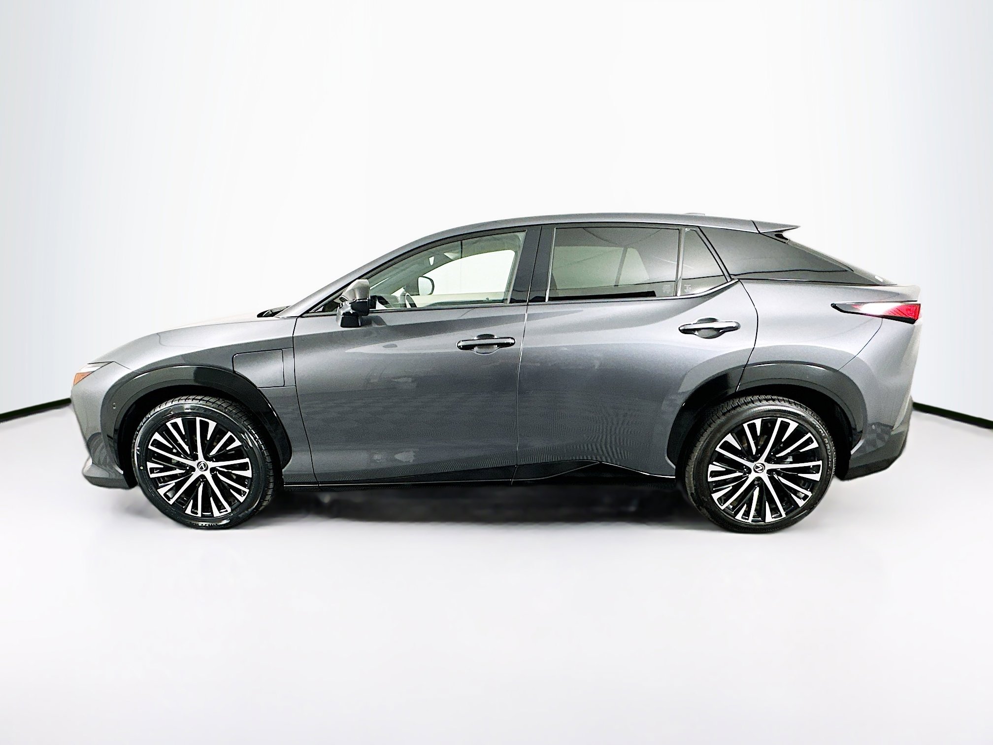 Used 2023 Lexus RZ 450e Premium w/ Accessory Package (Z1) image 4