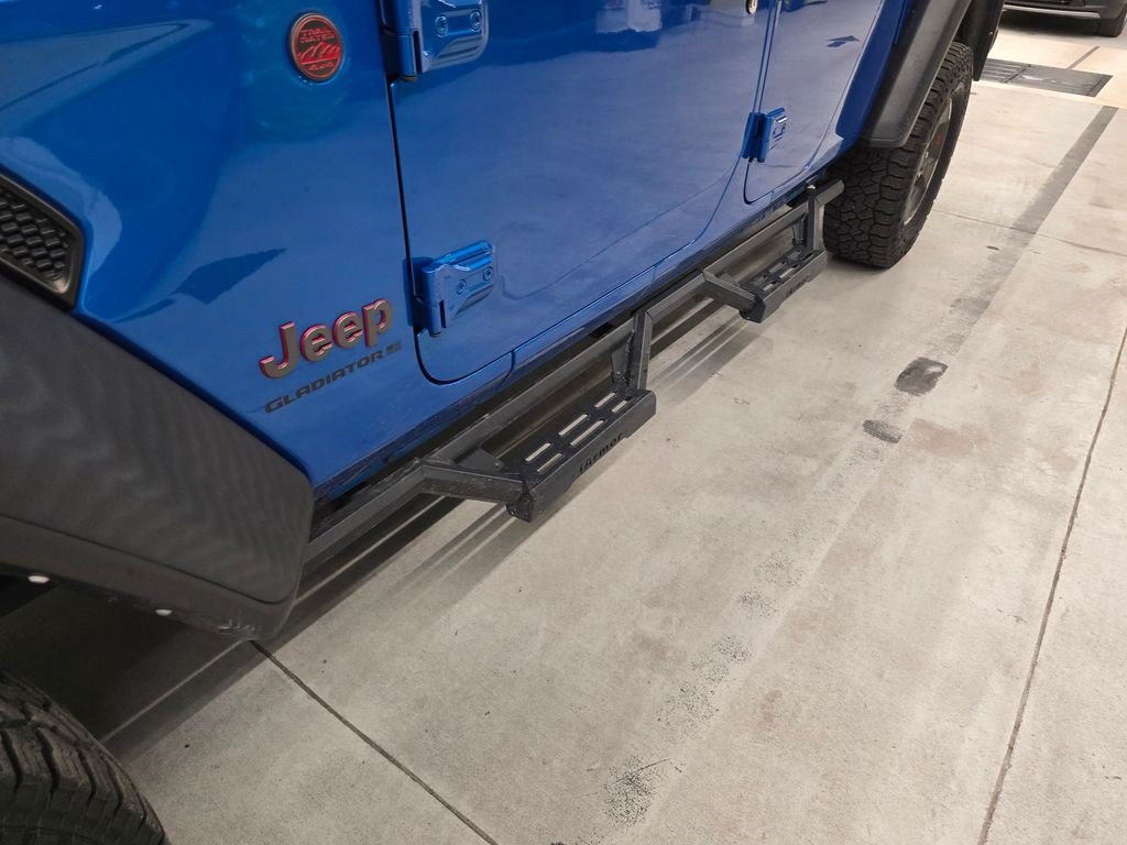Used 2023 Jeep Gladiator Rubicon w/ Trailer Tow Package AWD/4WD image 12